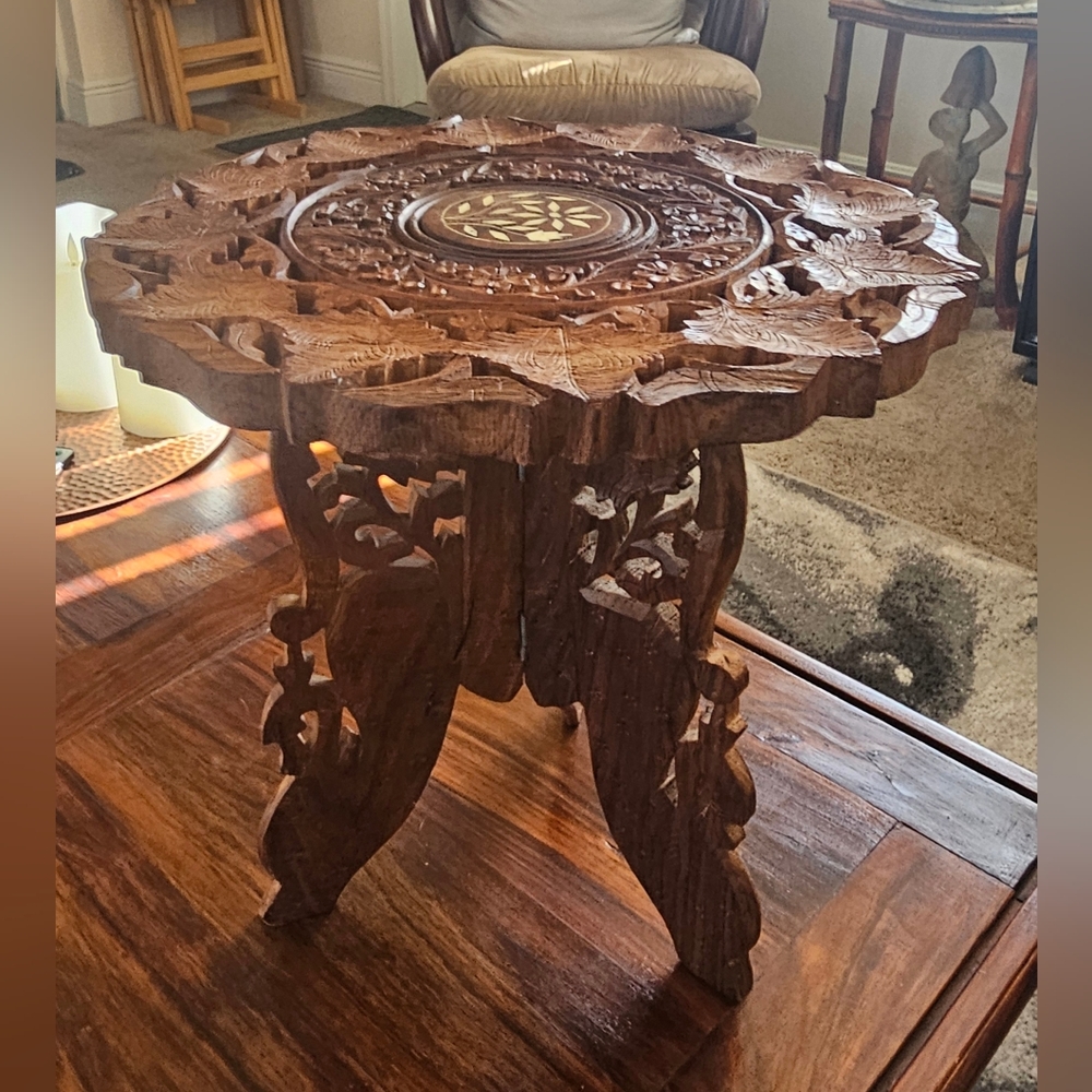 Stunning VINTAGE Hand Carved TEAK Anglo-Indian Table 11 1/2" Tall